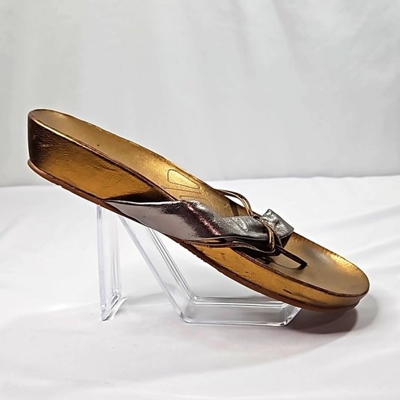 Kenneth Cole Reaction Yum Yum Bronze Metallic Thong Sandals Size 10 - Picture 7 of 9